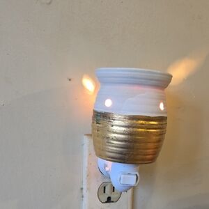 Scentsy Gold and White Plug-In Warmer